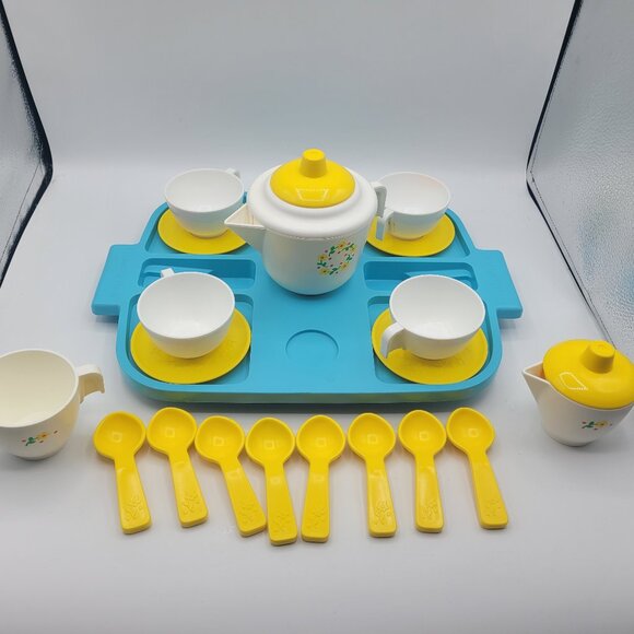1982 Fisher Price Yellow and White Tea Set W/ Tray #681 Complete - Picture 1 of 8